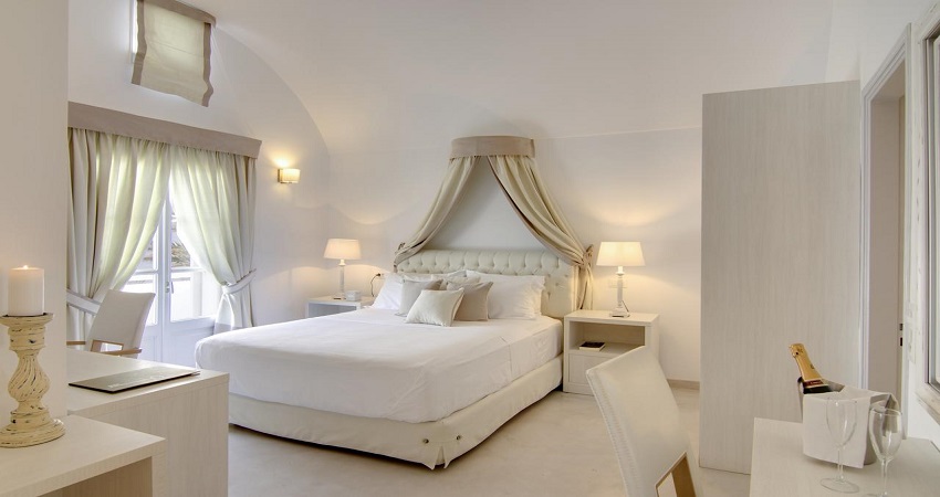 Santorini Secret Suites & Spa